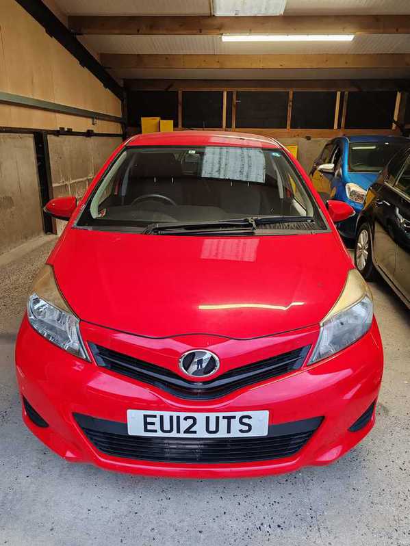 Toyota Vitz For Sale Colour, red Vehicles