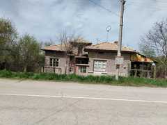 Cheap House â‚¬13500.00 In Dolets Village Near Popovo, Bulgaria
<br>
<br>Two Floor stone House 